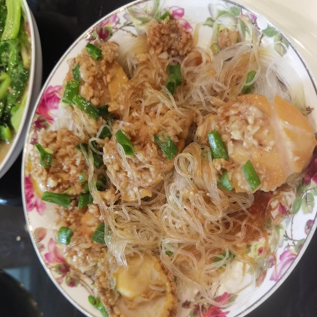 蒜蓉粉丝蒸鲍鱼
