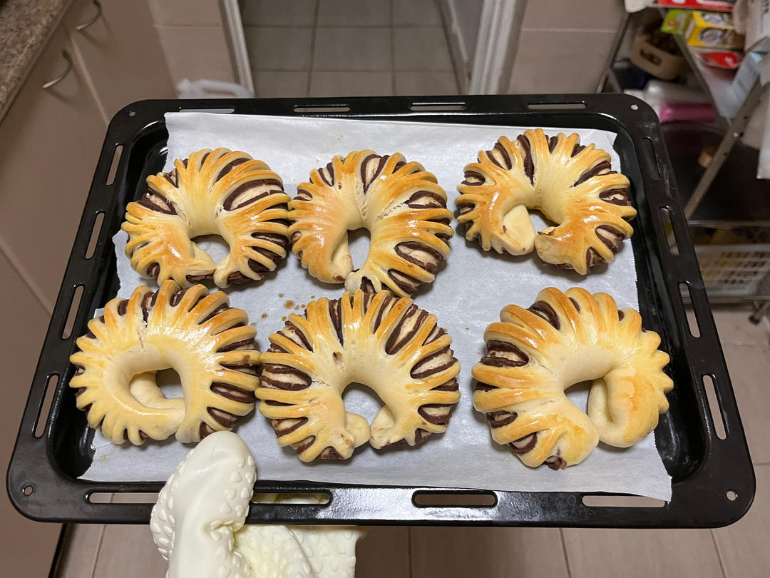 简单易学的红豆沙面包圈