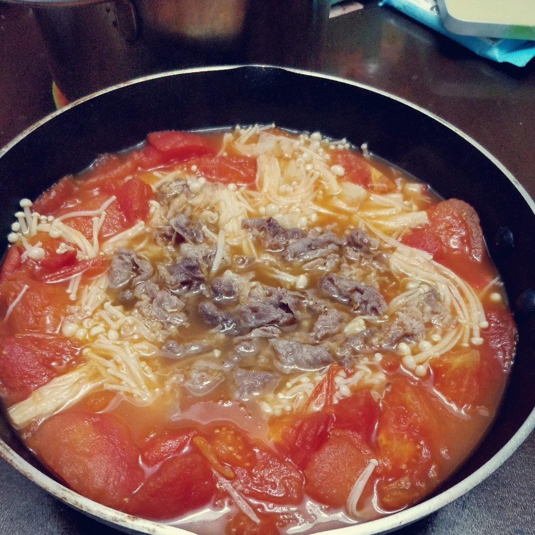 金针菇肥牛番茄锅