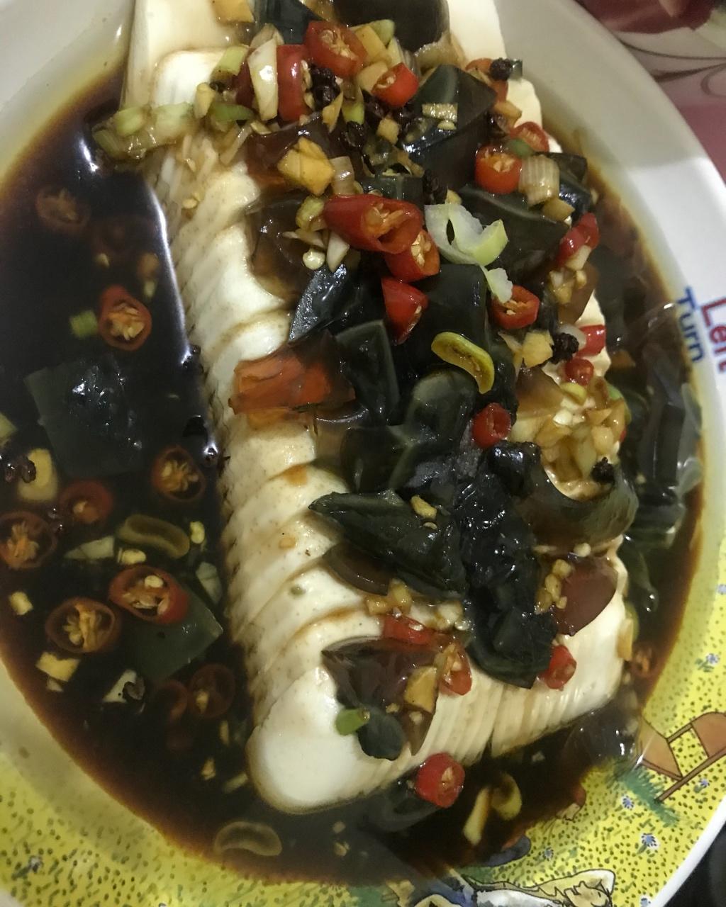皮蛋拌豆腐