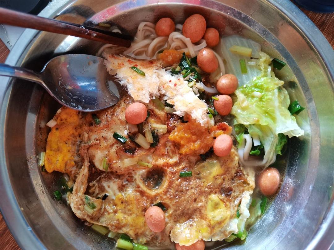 5分钟搞定完美早餐，煎蛋清汤面🍜