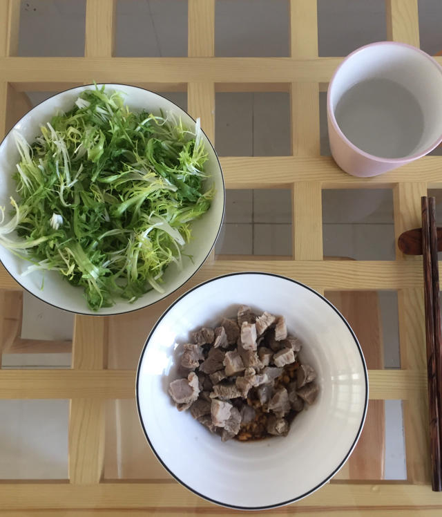 凉拌苦菊