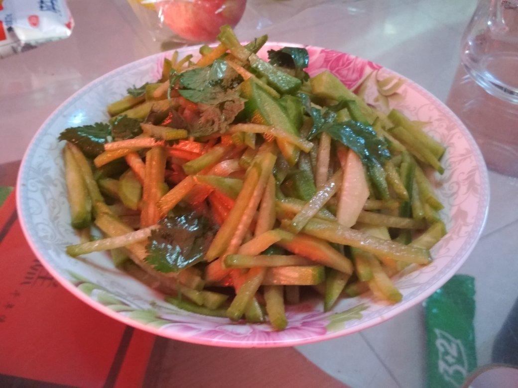 凉拌青萝卜丝