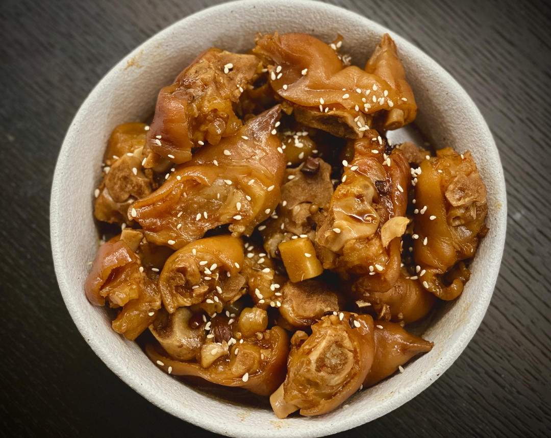 软糯入味的红烧猪蹄（珐琅锅）