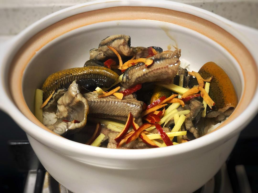 老广黄鳝红枣煲仔饭