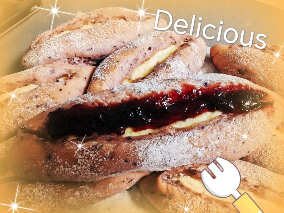 酸酸甜甜奶香浓郁的蓝莓乳酪软欧面包！