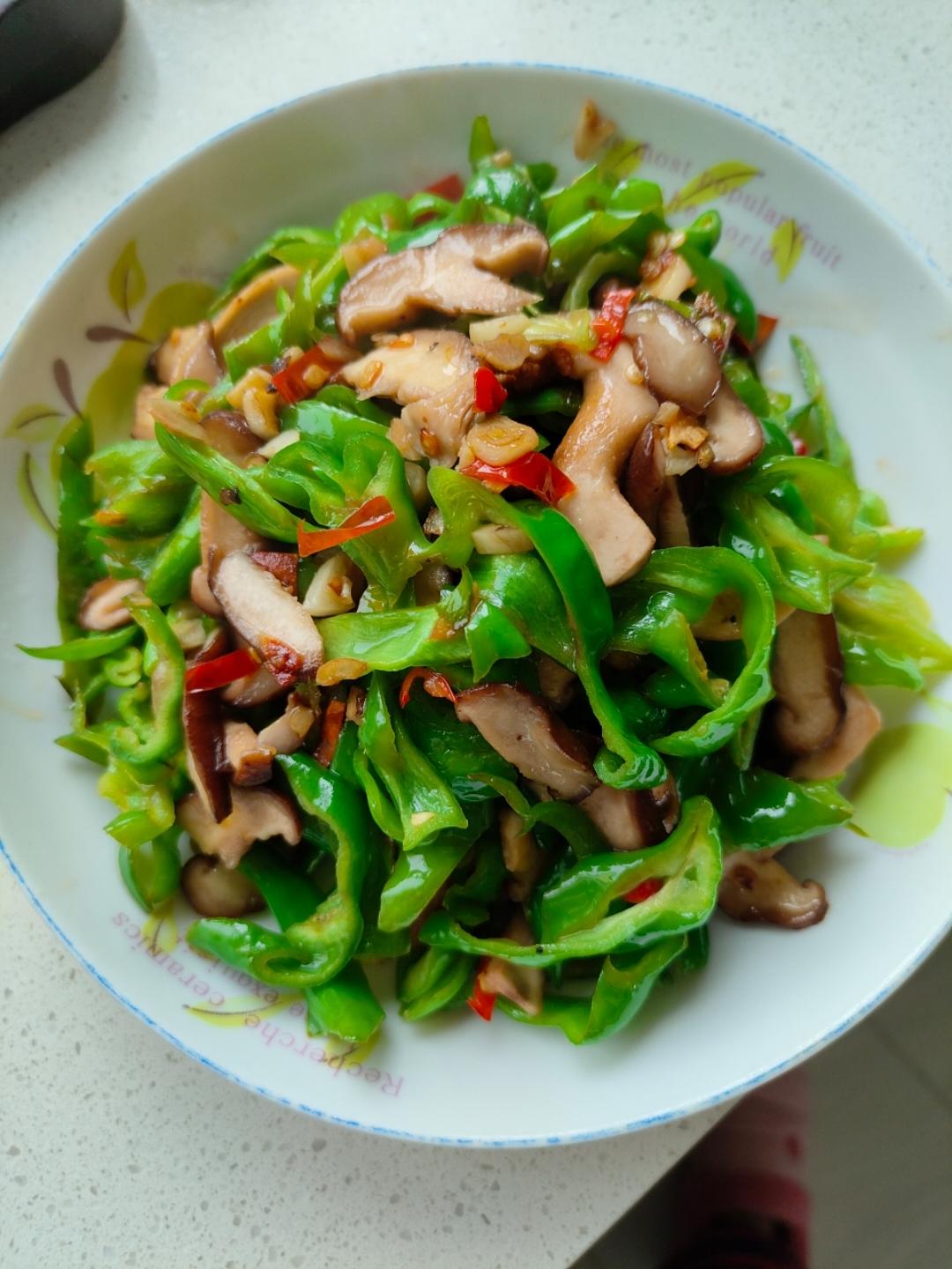 香菇炒辣椒