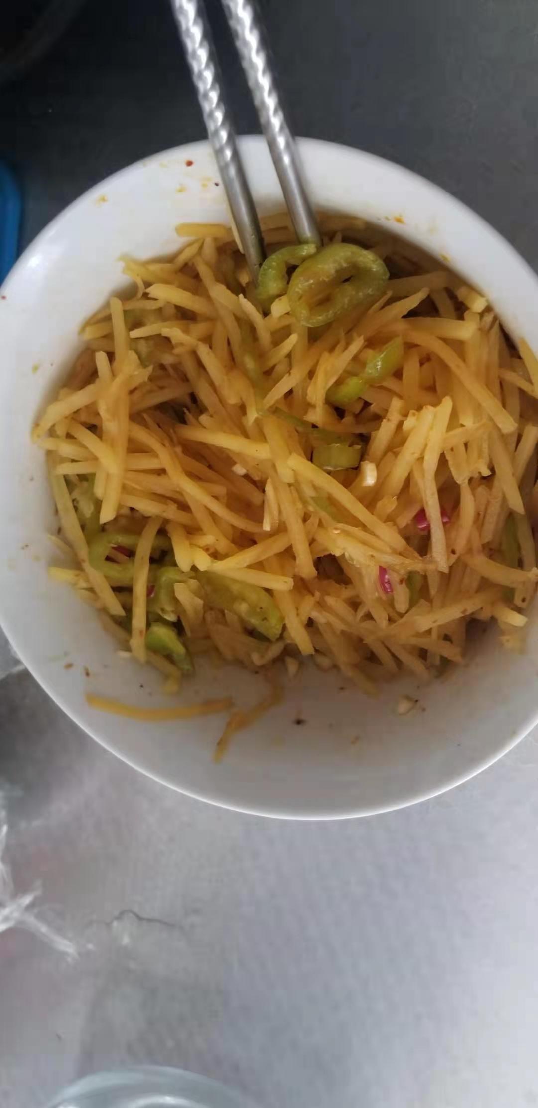 凉拌酸辣土豆丝