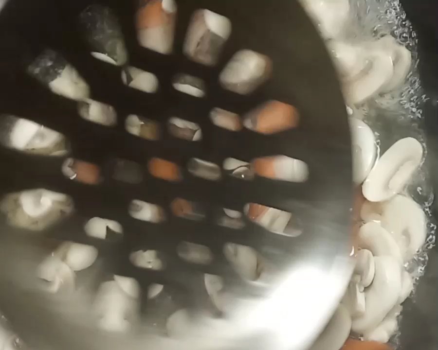 肉片炒蘑菇的做法 步骤7