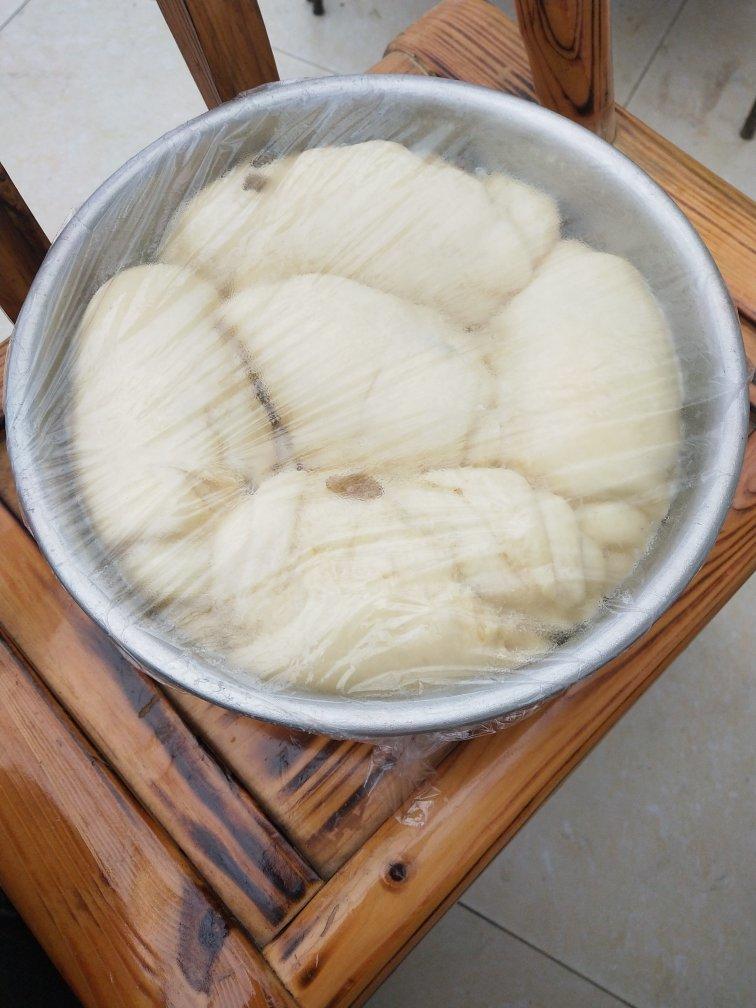 做一次就成功的牛奶吐司面包（手和面揉出手套膜）最后附全麦吐司