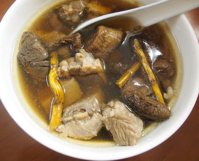 石斛姬松茸猪舌汤的做法