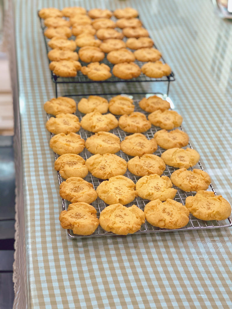 轻轻一按就碎掉的原味桃酥（不输猪油版）