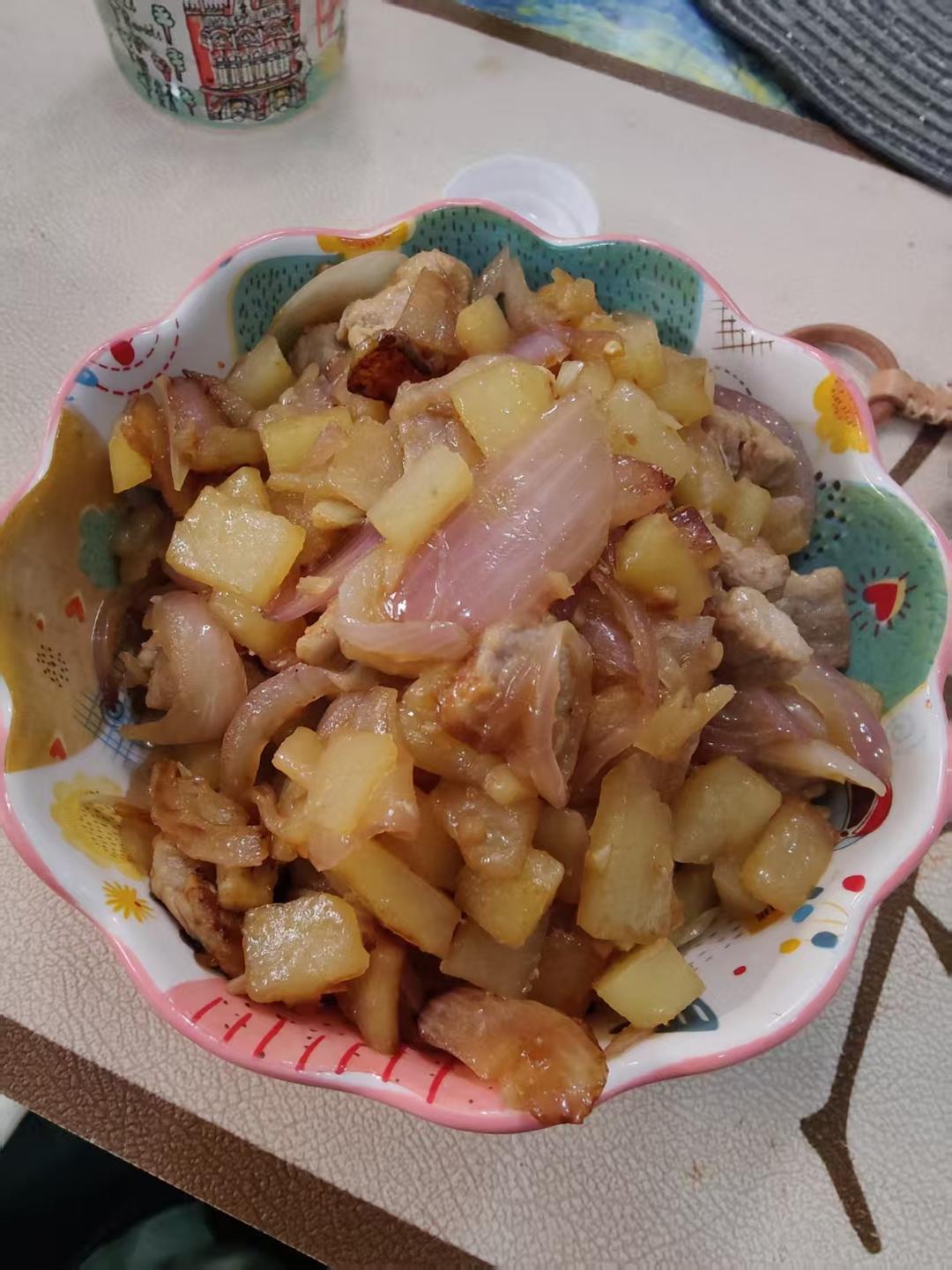 香喷喷的洋葱土豆片
