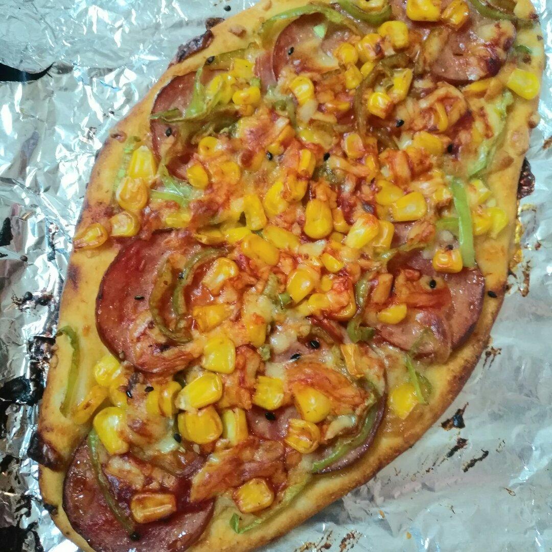 薄饼脆皮火腿pizza