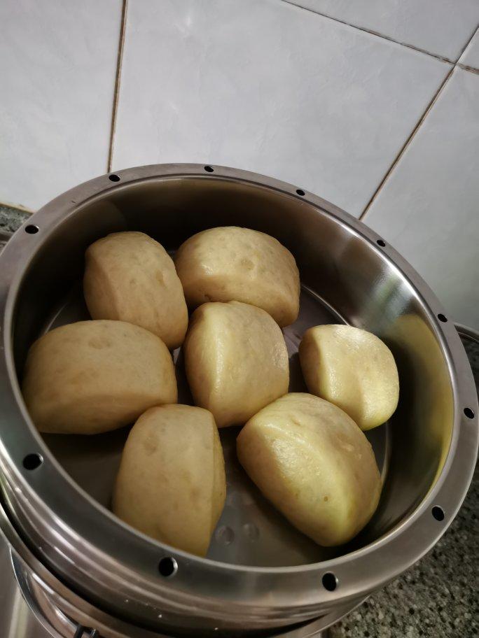 不加一滴水，松软香甜的南瓜馒头