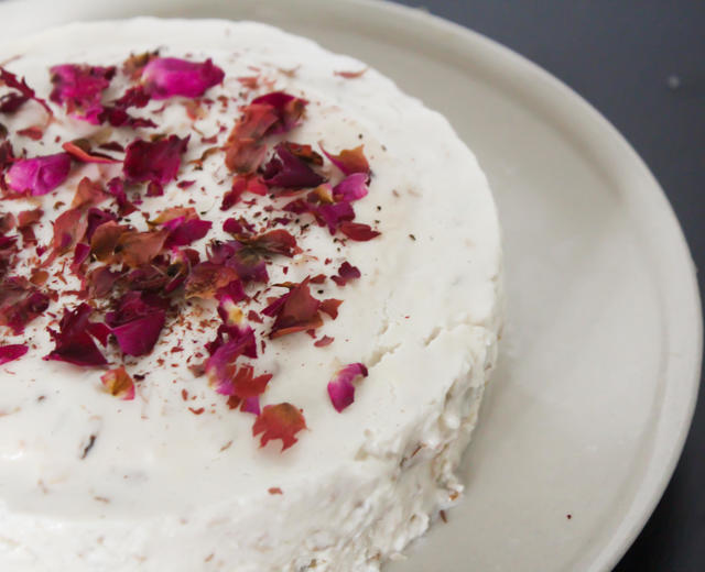 远比你想象的有内涵——玫瑰荔枝芝士蛋糕的做法
