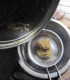 金瓜汁藜麦煮鲜鲍的做法 步骤2