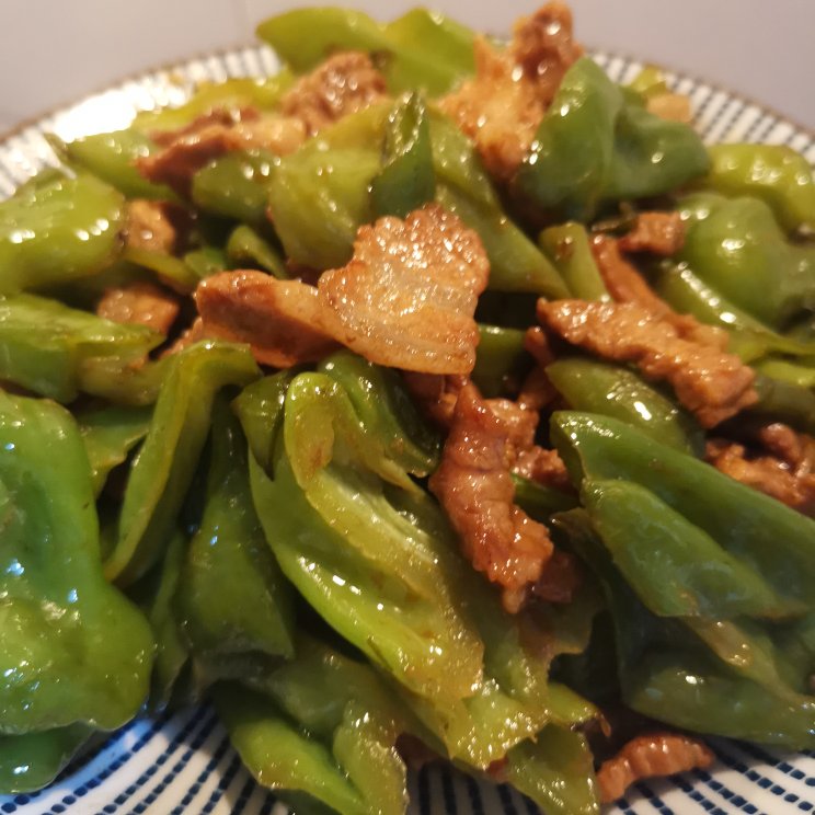 超级下饭菜小炒肉（和胡子大厨小辣椒炒肉一样好吃😋）