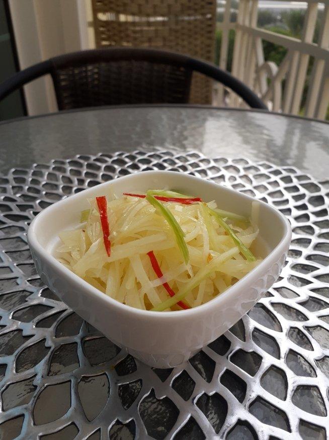 不吃饭也能吃一盘的椒油土豆丝#围场马铃薯满汉全席#