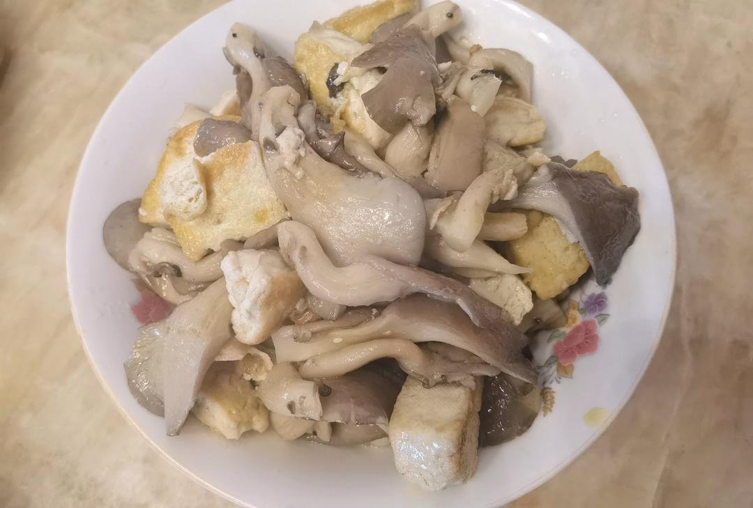 平菇烧豆腐