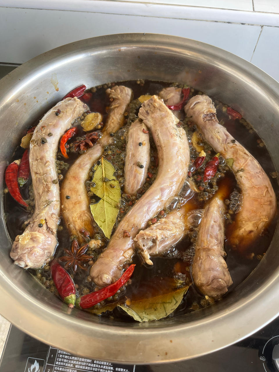 周黑鸭就是这个味儿~~卤鸭舌•鸭翅•鸭脖•鸭肠