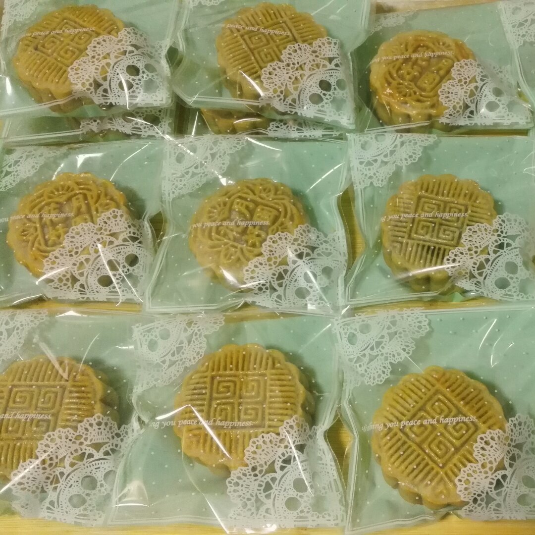 广式月饼——蛋黄莲蓉月饼