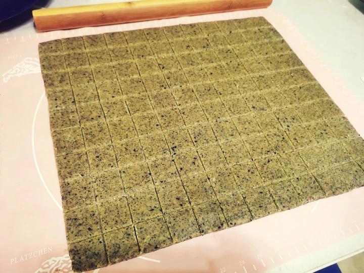 黑芝麻核桃全麦燕麦小苏打饼干（无糖无油版）