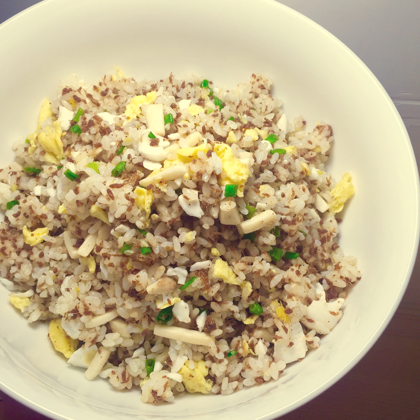 咸蛋白肉松炒饭