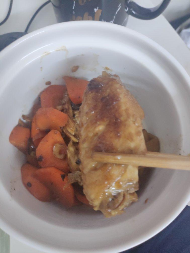 停不了筷子的～鸡翅中烧红萝卜、香菇（附带快速泡发干香菇方法哟）