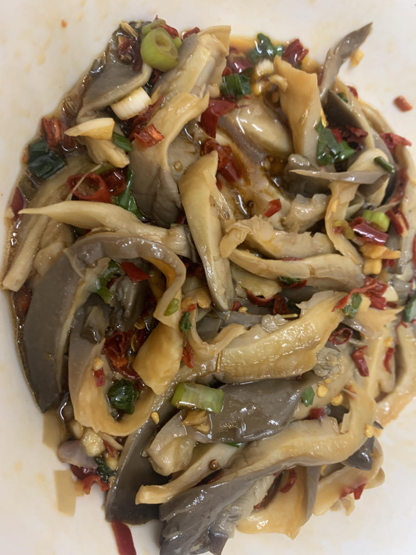 拌一盘光一盘‼️好吃到无法停下来的节奏😋😋凉拌平菇