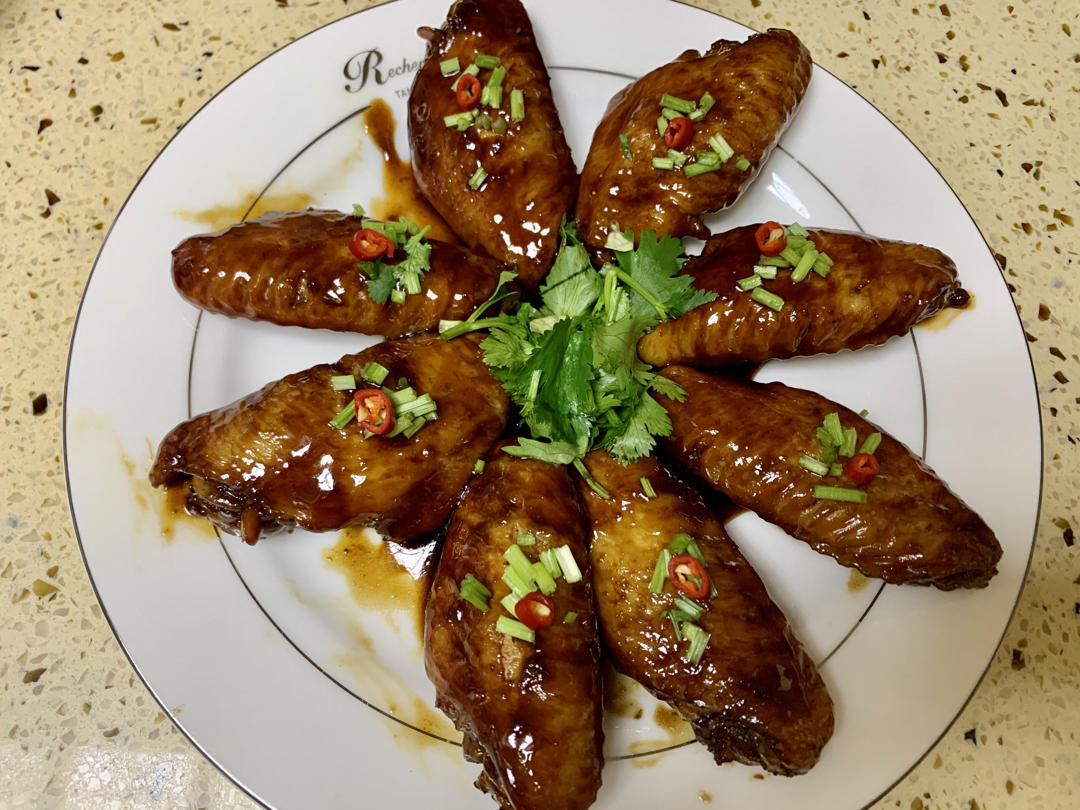 厨师长教你：“可乐鸡翅”的家常做法，味道鲜嫩可口，先收藏起来