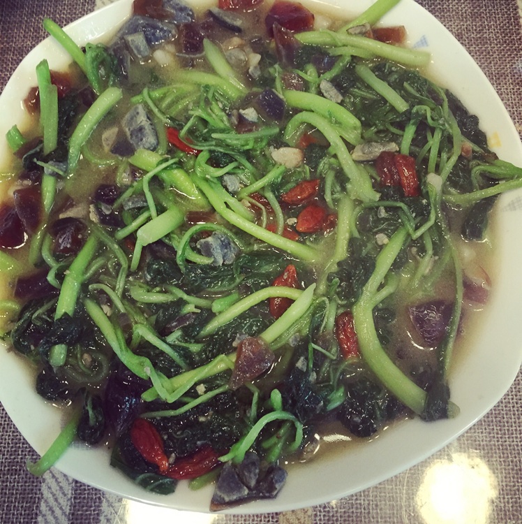 demi-铄儿做的汗菜皮蛋