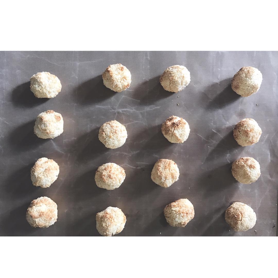 全蛋黄金椰蓉球