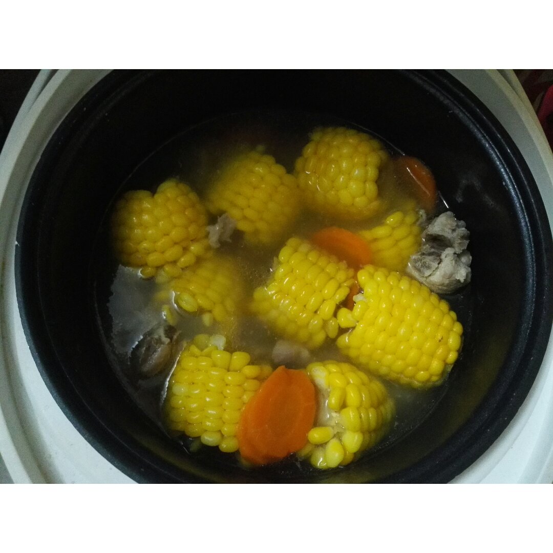 电饭煲-玉米炖排骨