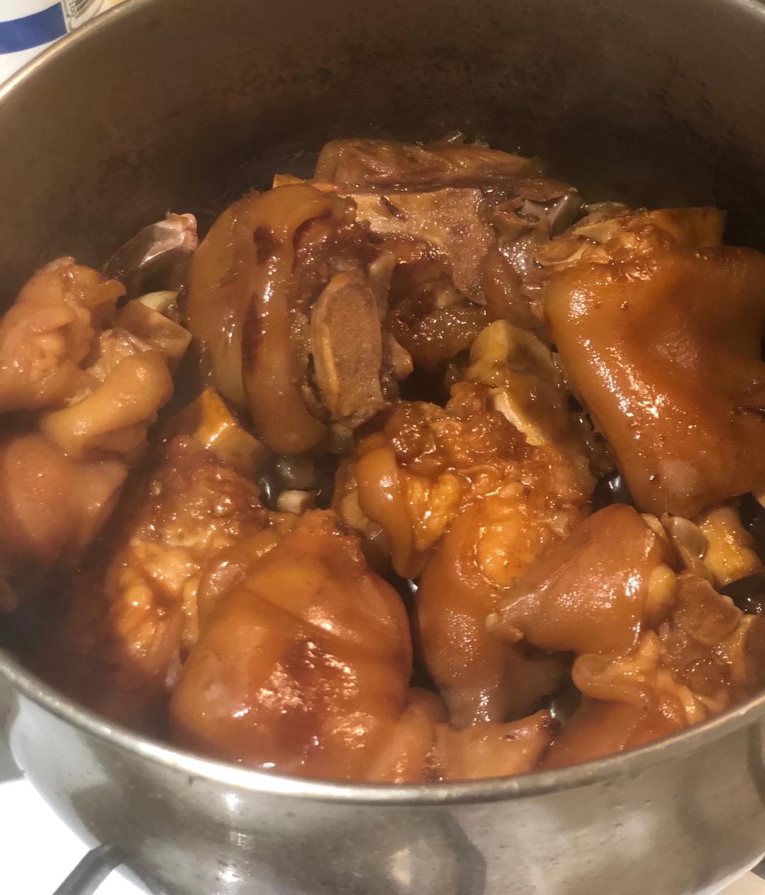 美味的家常菜：红烧猪蹄