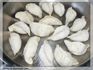 香煎三文鱼饺子的做法 步骤2