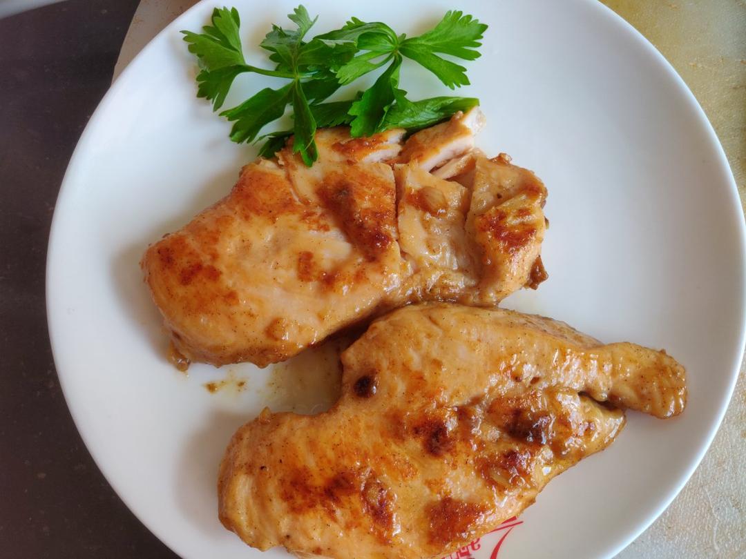 【嫩煎鸡胸肉】