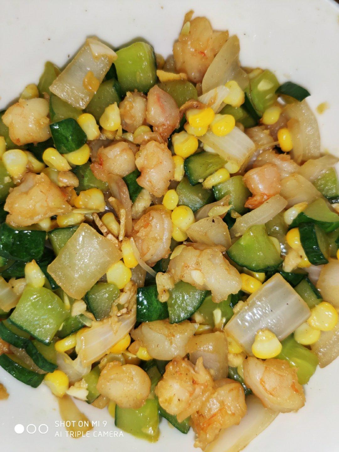 胡萝卜玉米炒黄瓜