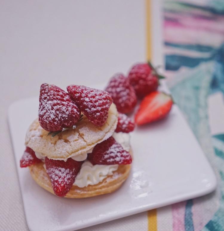 草莓奶油泡芙
