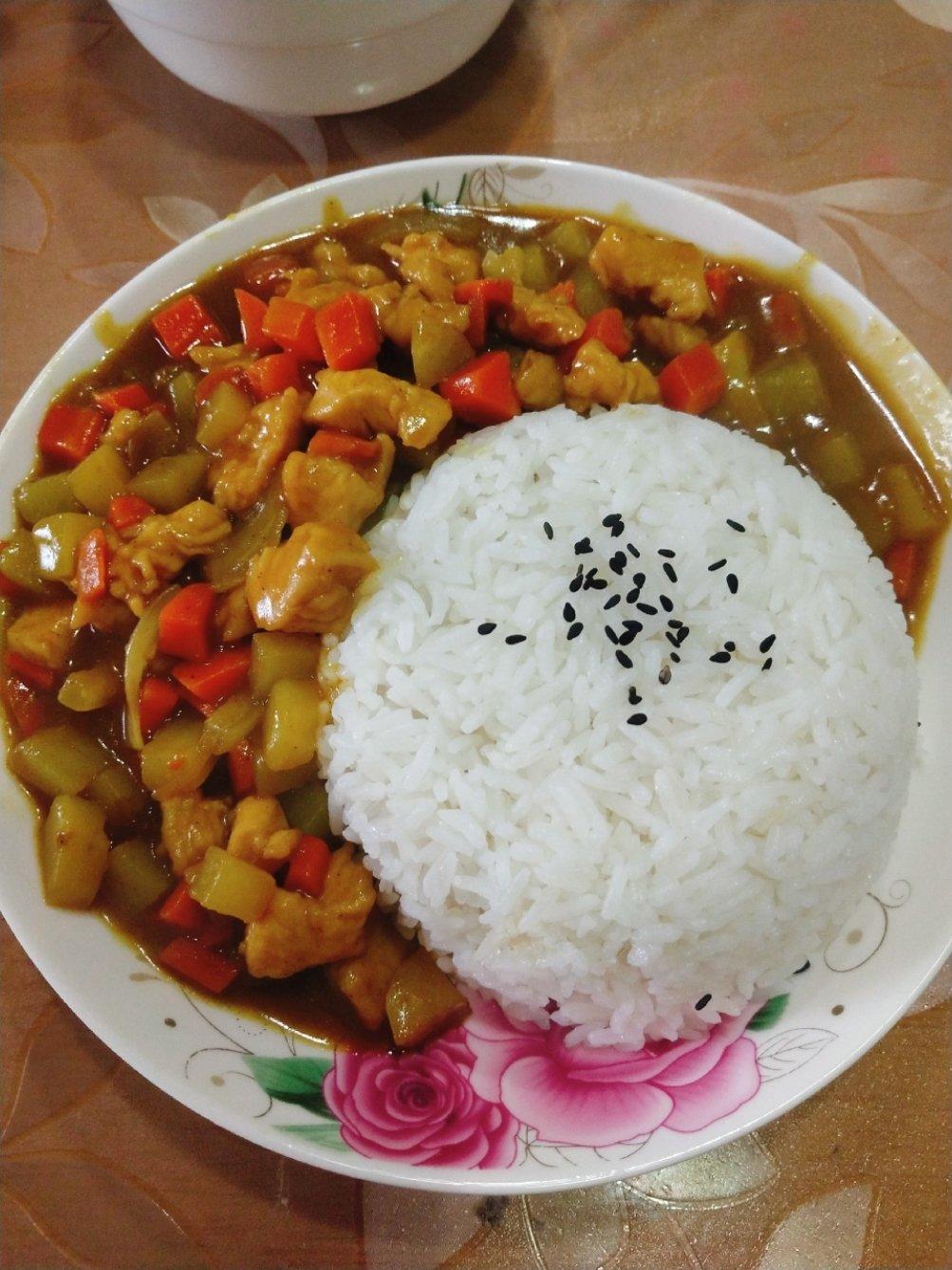 好吃的鸡肉土豆咖喱饭