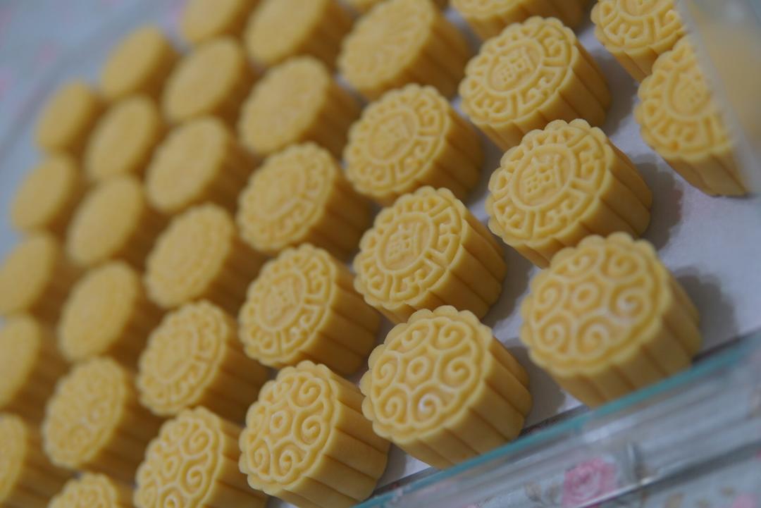 超详细图解版--流心奶黄月饼