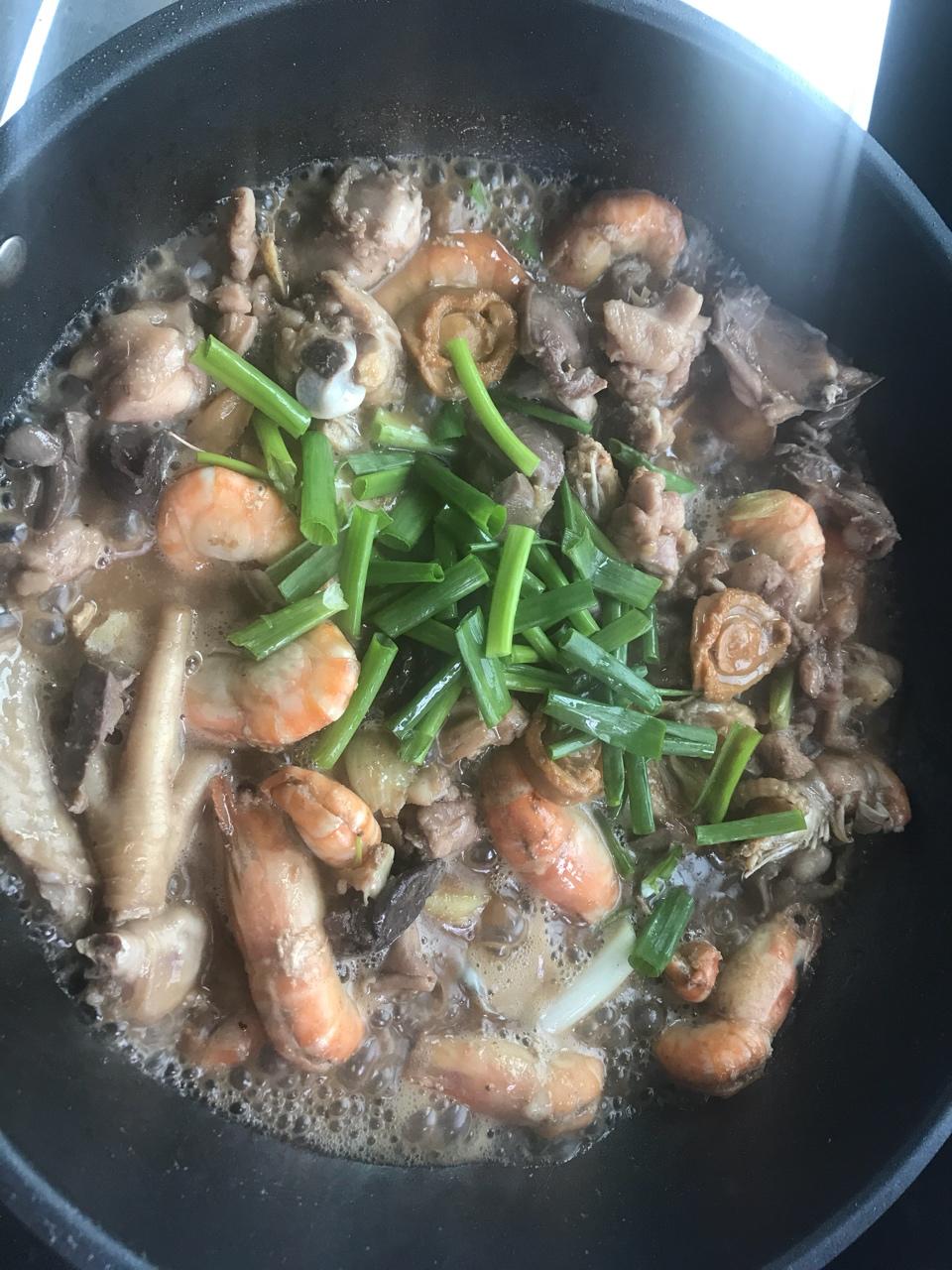 鲍鱼鸡煲蟹