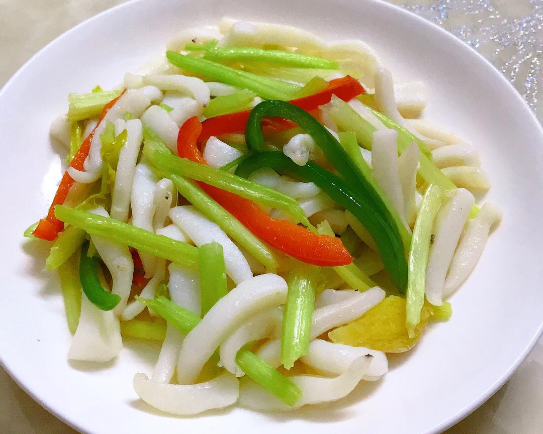 芹菜墨鱼的做法