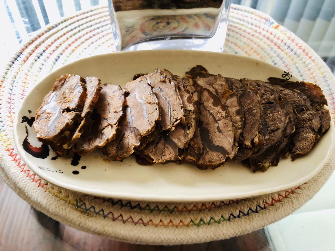 【砂锅版】简单易做的卤牛肉的做法