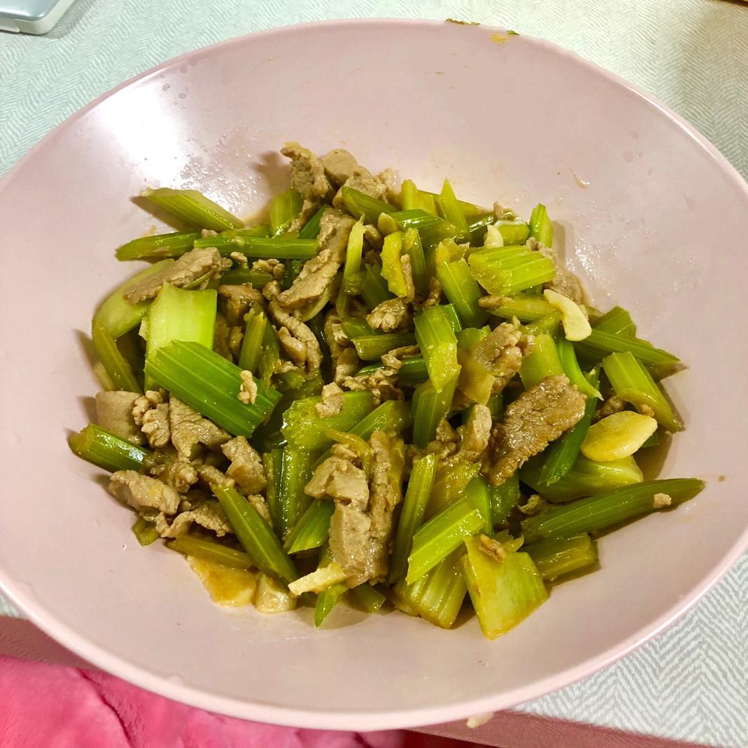芹菜炒肉