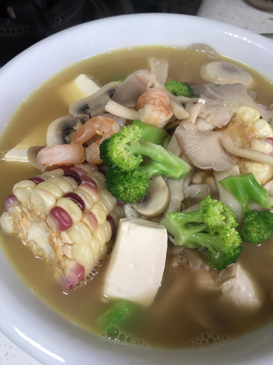 豆腐鲜虾菇菌汤