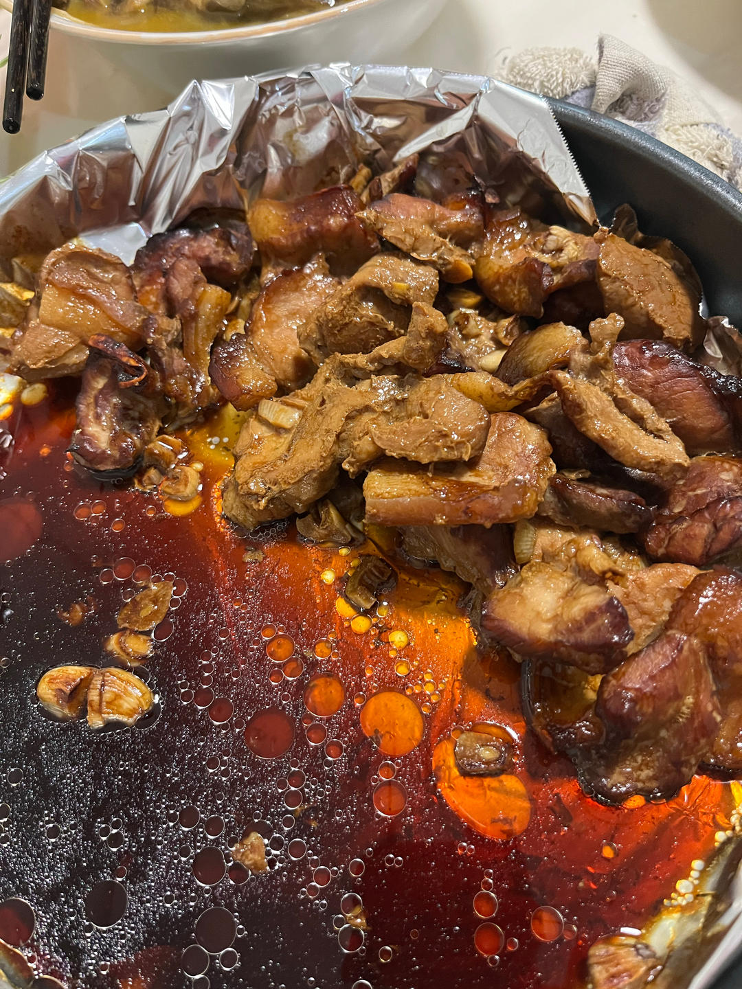 好吃到舔手指‼️秘制蒜香孜然烤五花肉～