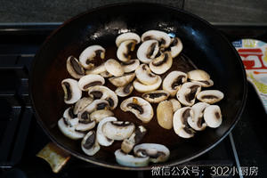 【0560】意式龙虾炖饭（包含详细取龙虾肉方法） <302小厨房>的做法 步骤27