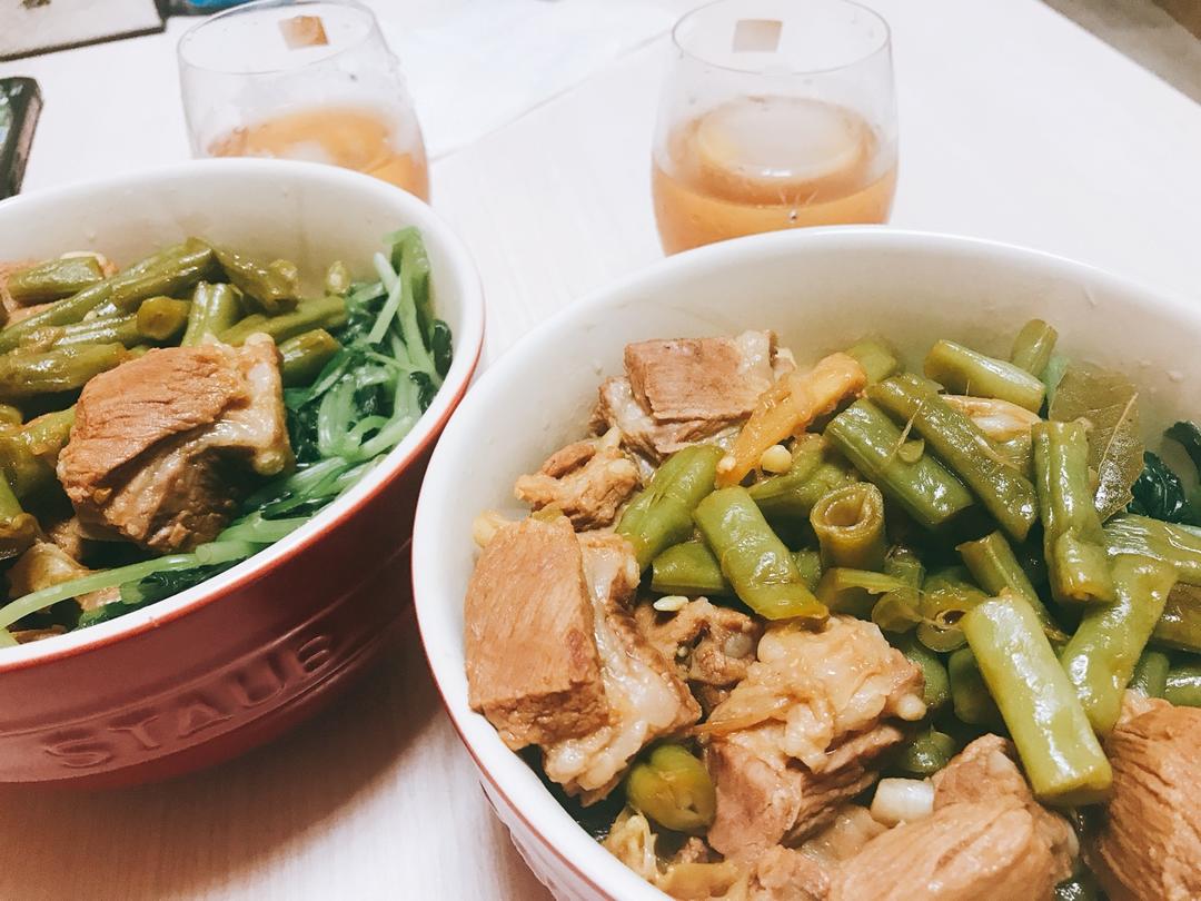 红烧排骨炖豆角土豆
