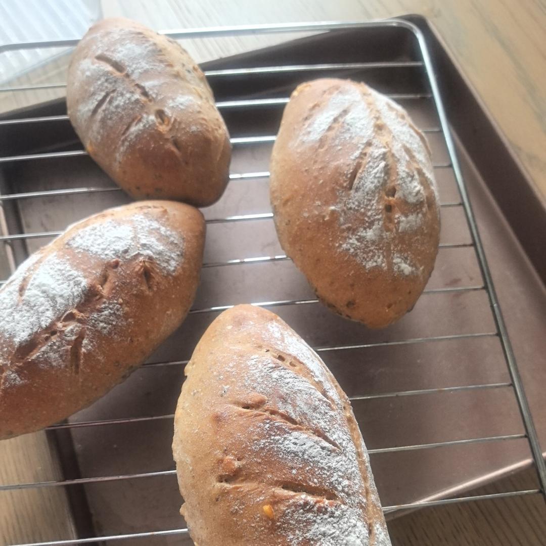 纤身奇亚籽全麦欧包